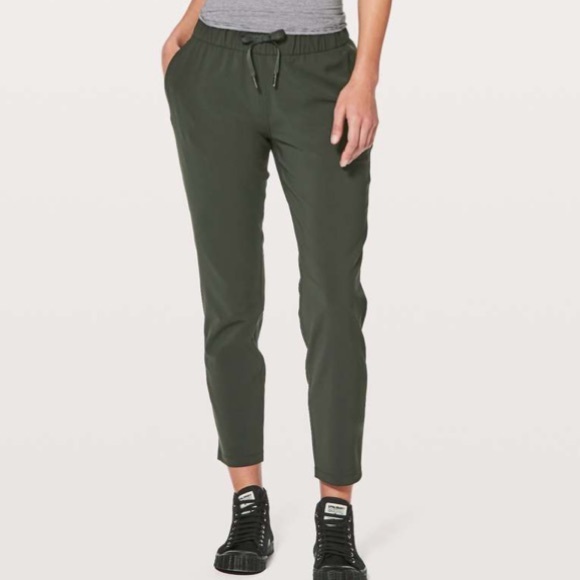 Lululemon On The Fly Pant *Woven 28" Evergreen Size 8 Sz 8 - Picture 3 of 4